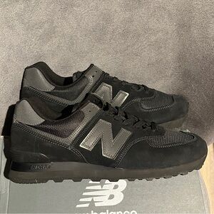 New Balance Men’s Sneakers 574 BLACK Size 11.5 US